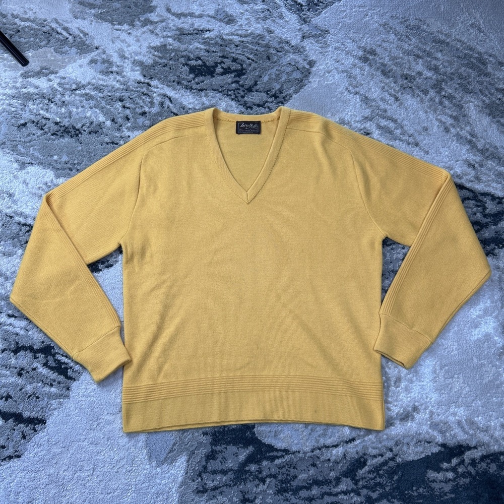 Vintage Lord Jeff Sweater Sz L USA Yellow Acrylic V‎ Neck Tight Knit Ribbed Warm